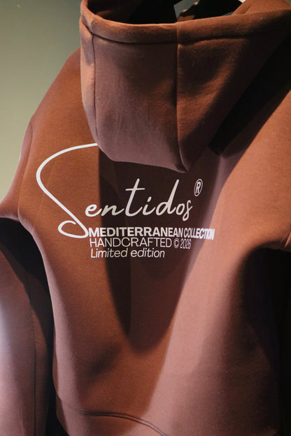 Sudadera granate efecto neopreno vinilado Mediterranean Collection edición limitada numerada Sentidos Barcelona