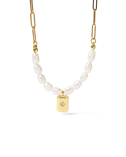 DELICATE PEARL NECKLACE