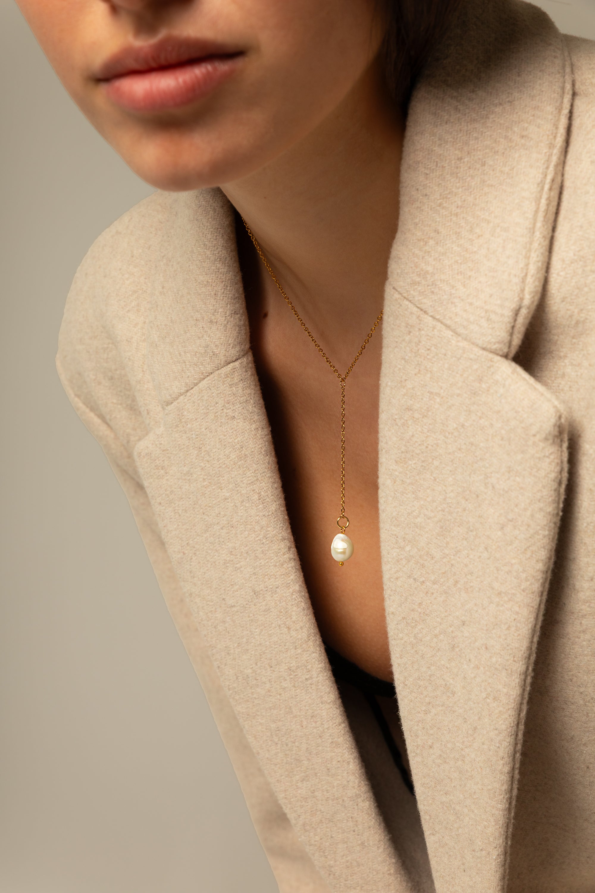 DIVINE PEARL NECKLACE