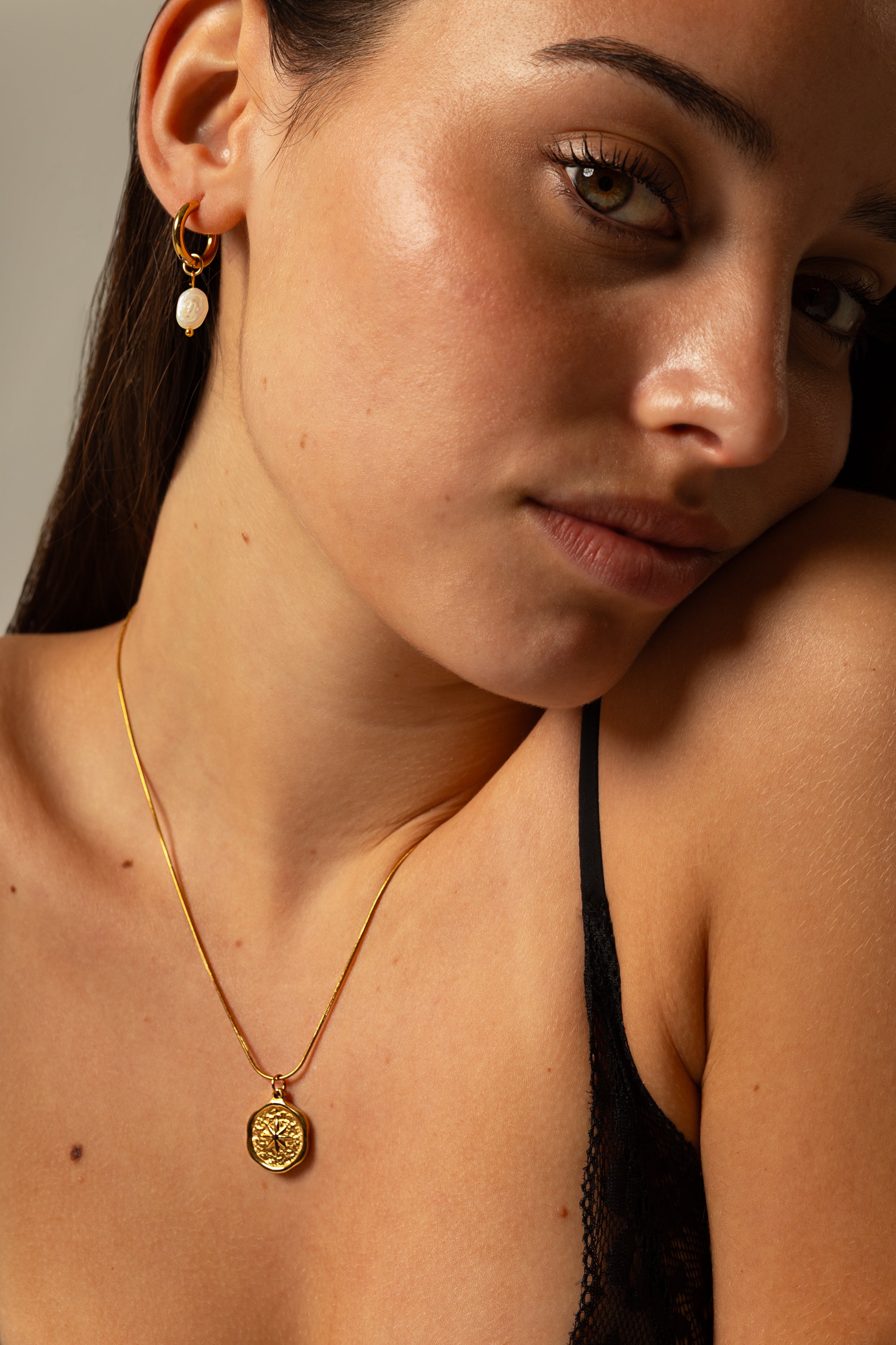 HOOP PEARL EARRINGS