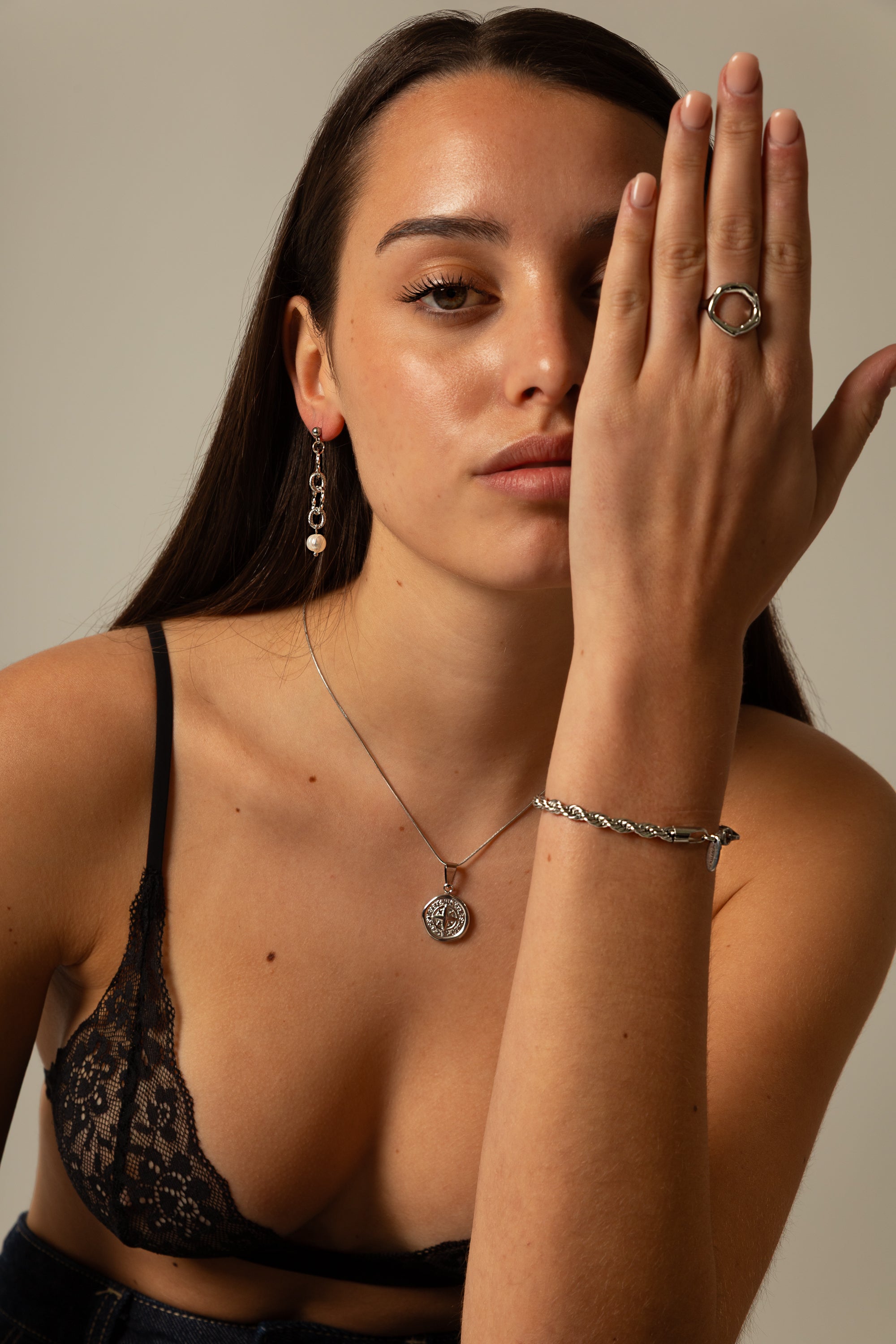 GREATNESS SILVER EARRINGS